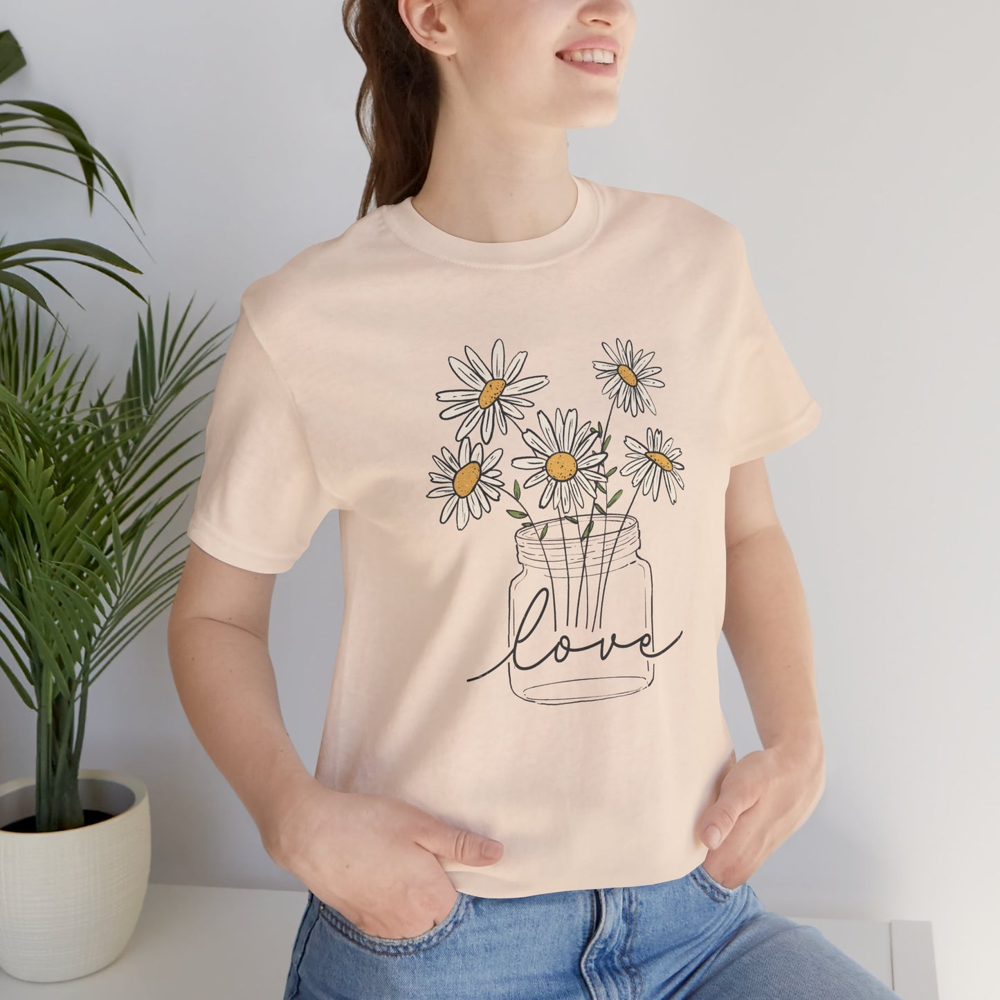 Daisy Floral TShirt, Love gift, Daisy Gifts, Birth Flower Gift, Botanical T-Shirt